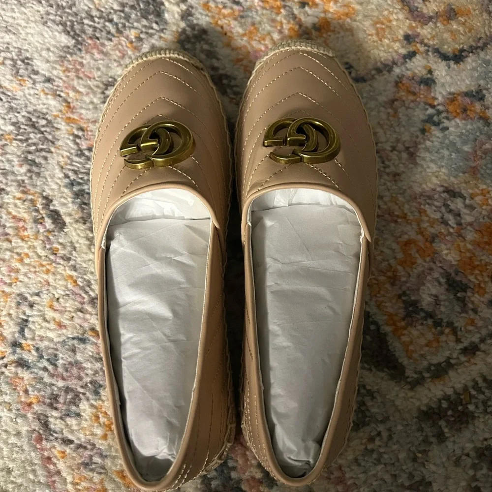 Gucci Tan Espadrille Flats with Gold Logo - Picture 3 of 5
